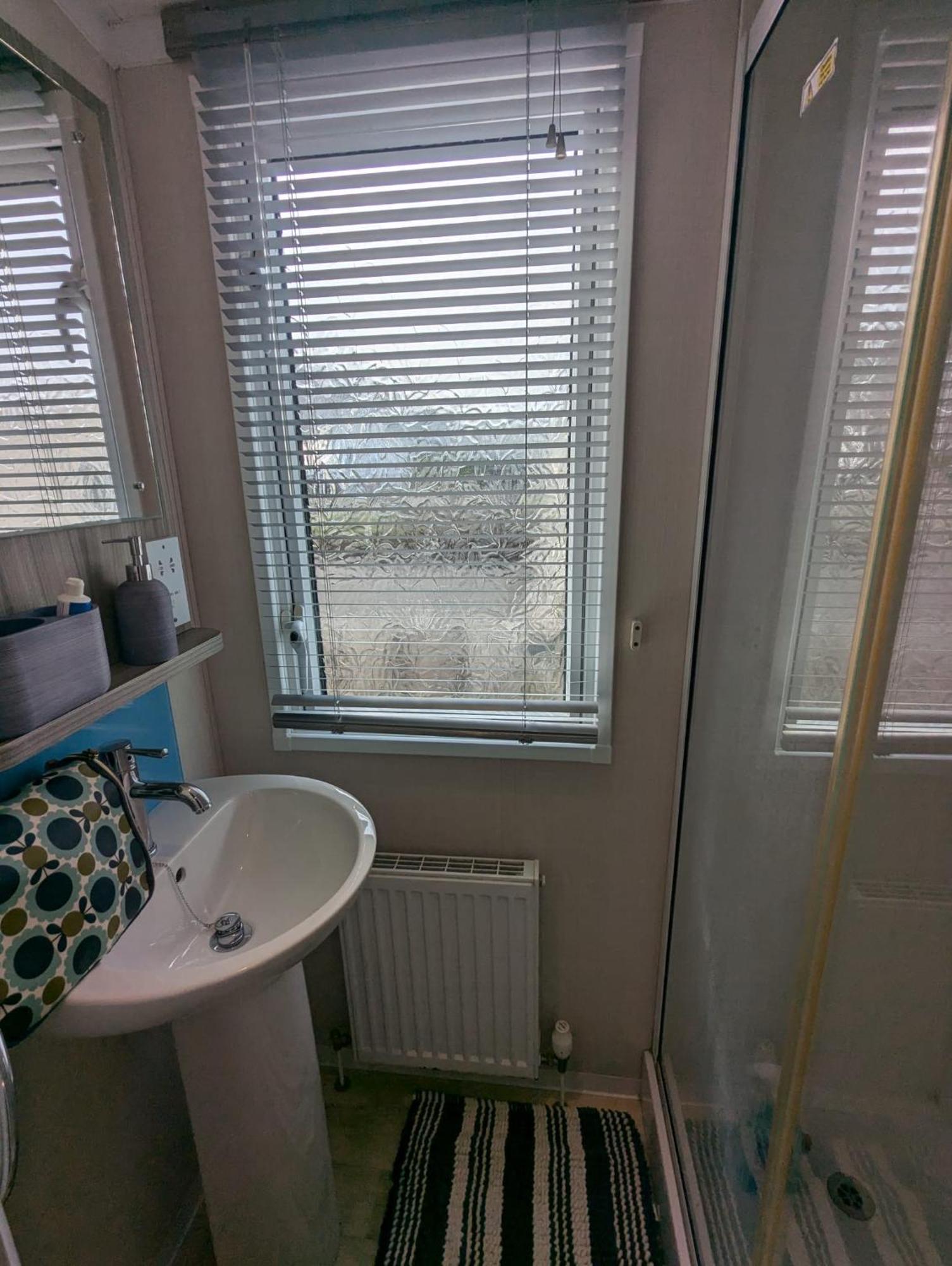 Beautifully Presented Dog Friendly Caravan On Very Popular Littlesea Holiday Haven Park Weymouth Wyke Regis Exterior photo