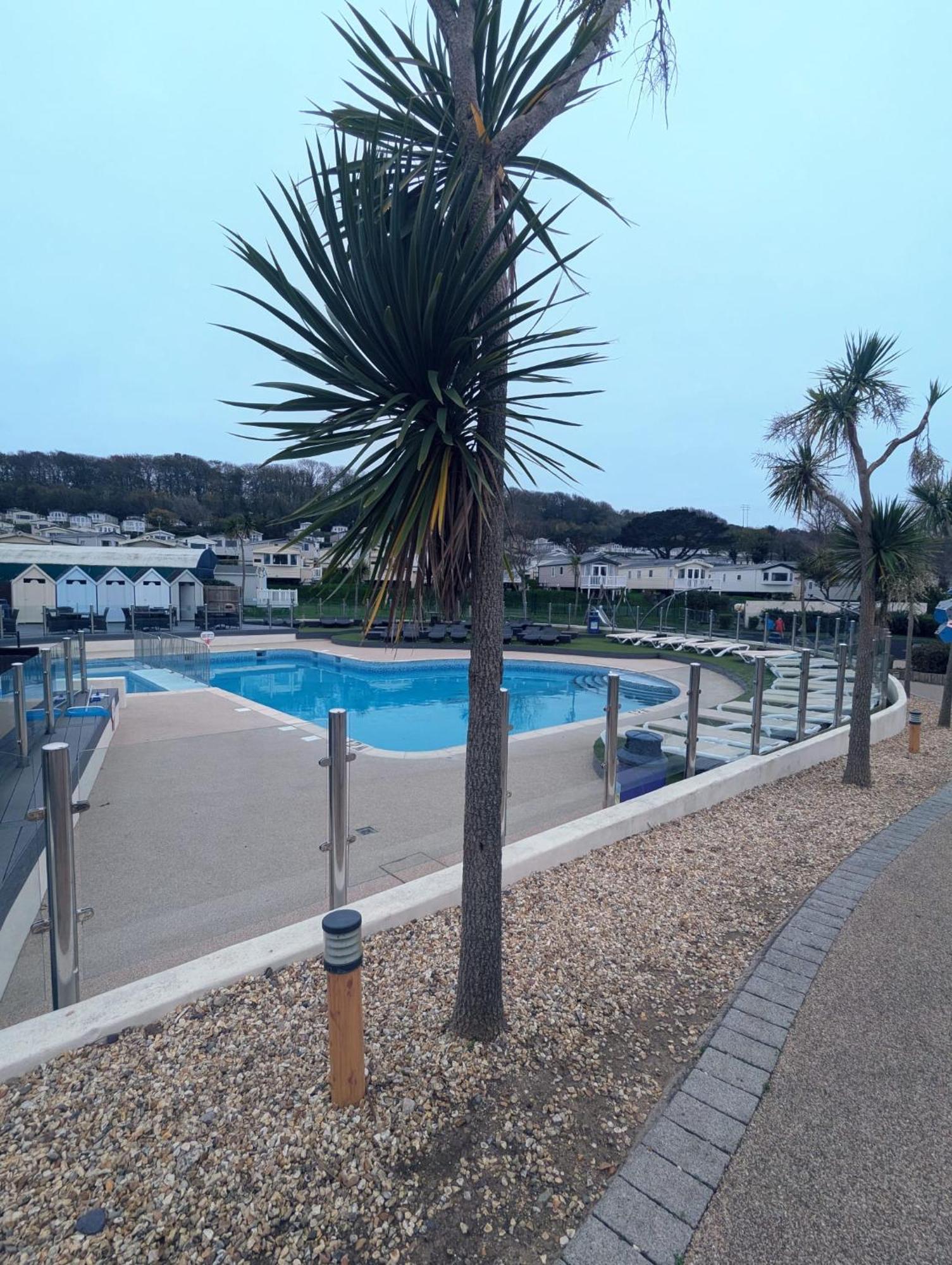 Beautifully Presented Dog Friendly Caravan On Very Popular Littlesea Holiday Haven Park Weymouth Wyke Regis Exterior photo